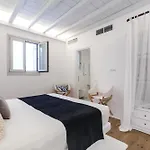Breathtaking 6 Bed In Platis Gialos